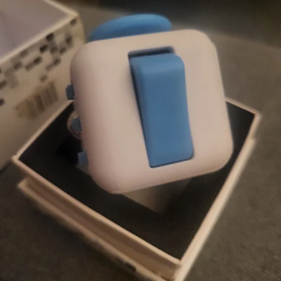 Fidget Cube - Blue - Picture 8 of 9